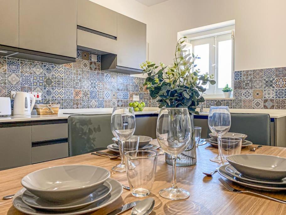 Designer Duplex Penthouse In Florianaアパートメント エクステリア 写真